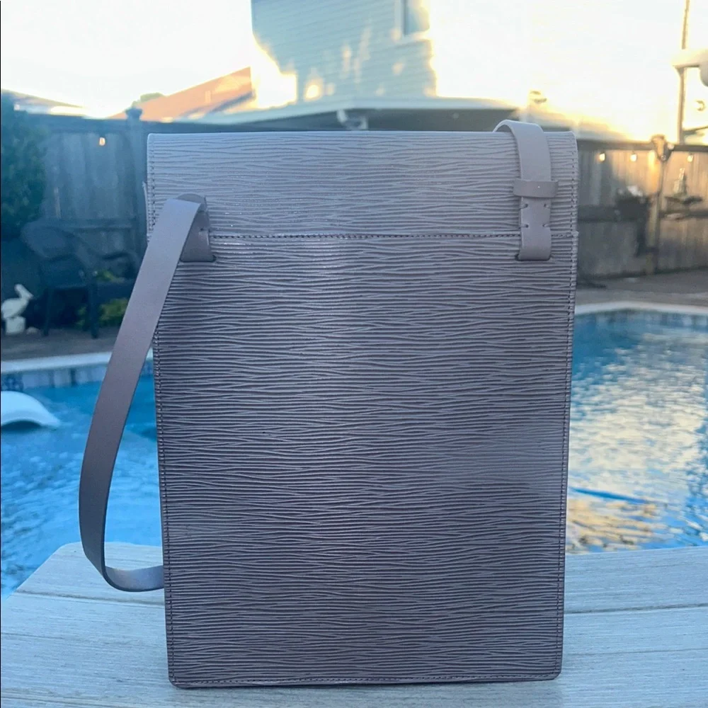 Louis Vuitton Vintage Epi Ramatuelle Shoulder Bag in "Pepper" - Picture 4 of 7